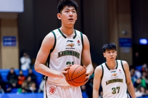 吃饼可以!张陈治锋7中5高效拿下11分8板1助4前场板 吃饼可以!张陈治锋7中5高效拿下11分8板1助4前场板